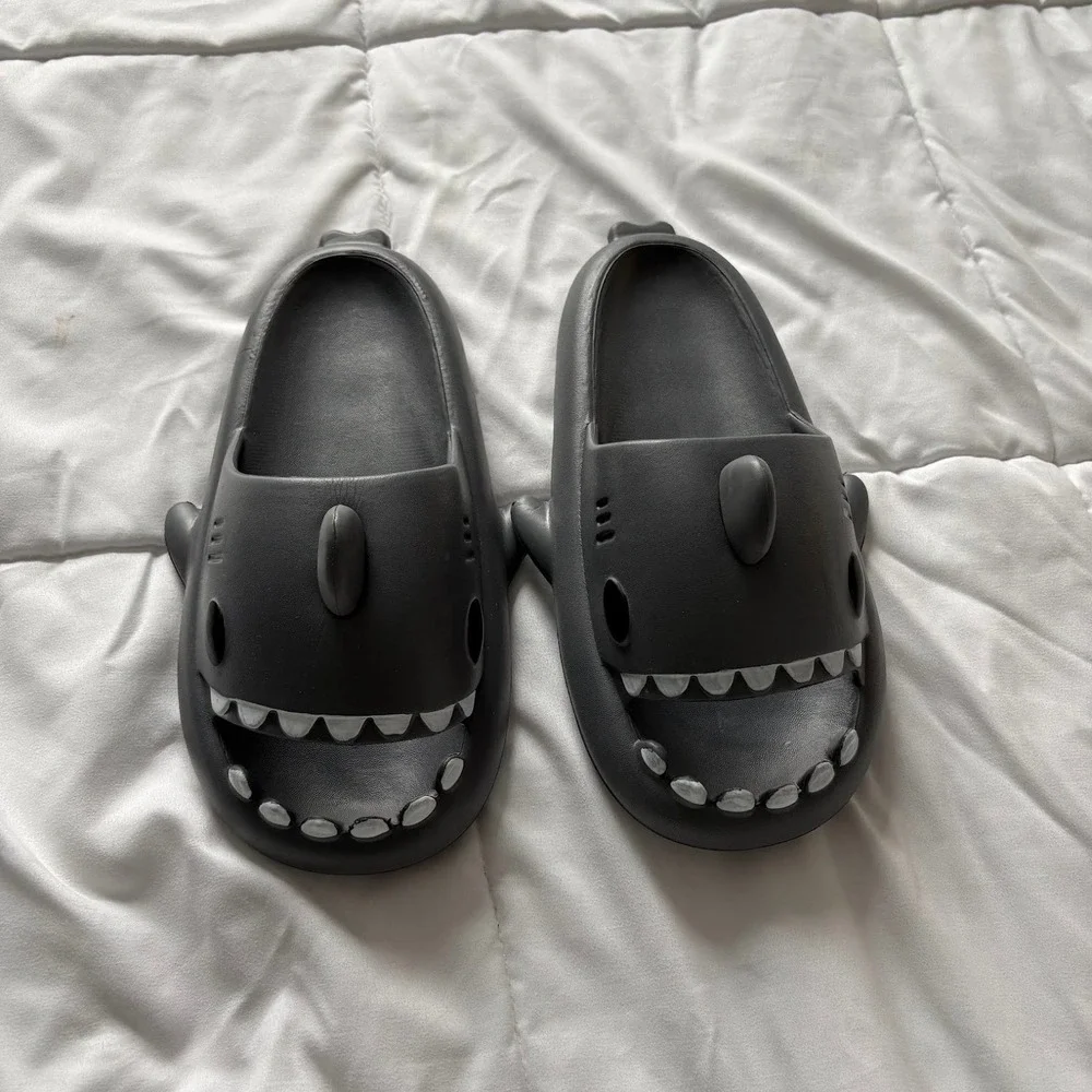 Shark Slides Dark Gray Novelty Cloud Slippers EVA Foam Open Toe Sandals EU 40-41